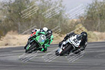 media/Nov-02-2025-CVMA (Sun) [[337aff29ab]]/Race 8-Formula Lightweight Twins Shootout/